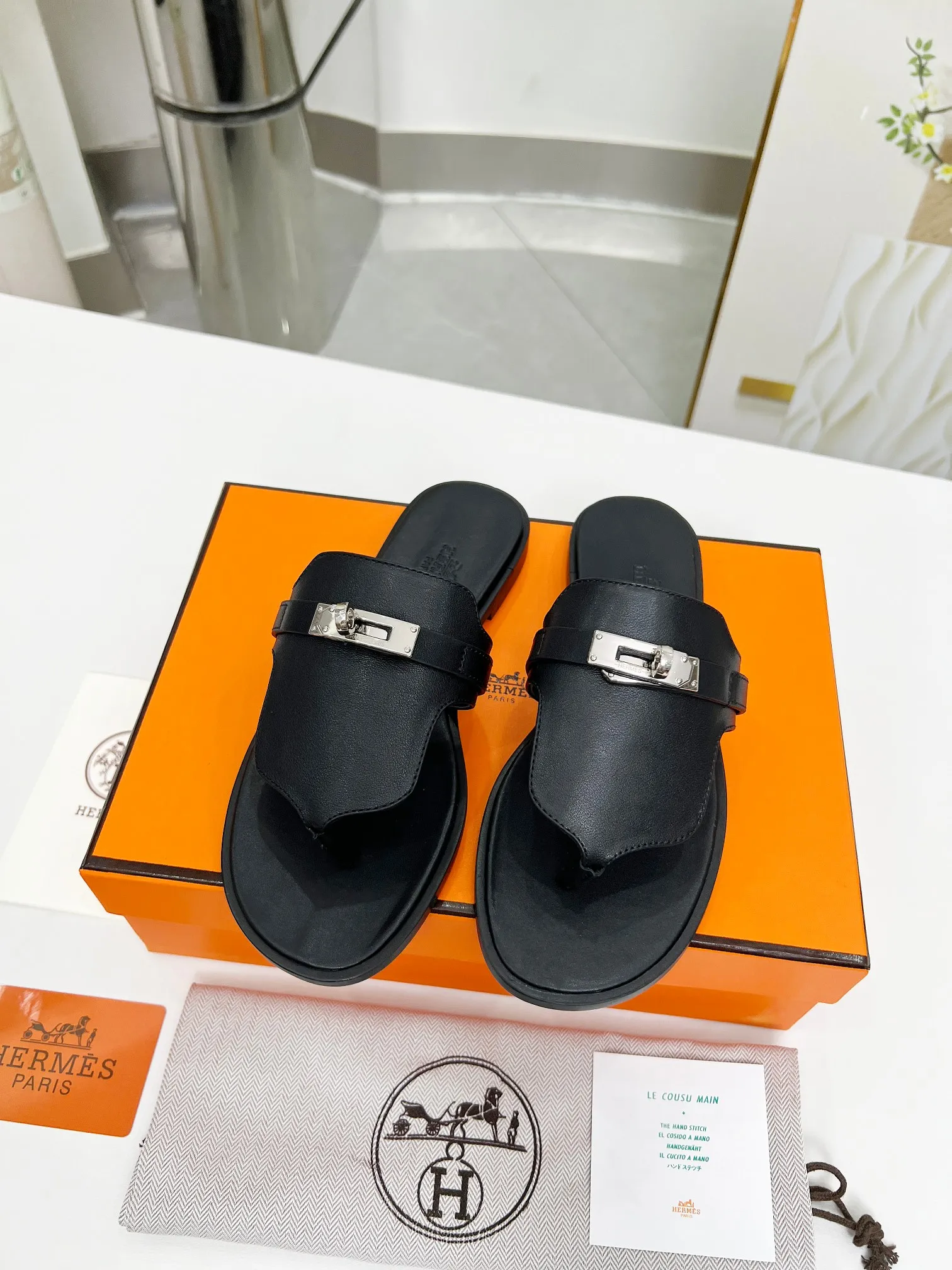 👟👟Ex-factory price 480👟👟 Women's shoes, women's clothing, women's shoes, women's clothing, women's shoes, women's clothing (top version) 👫Hermes ❗️❗️Original purchase and development⚠️ A must-have artifact for daily home, travel and vacation🉑 spring and summer. High-end quality Code number: 35-40 (41/42 can be customized)